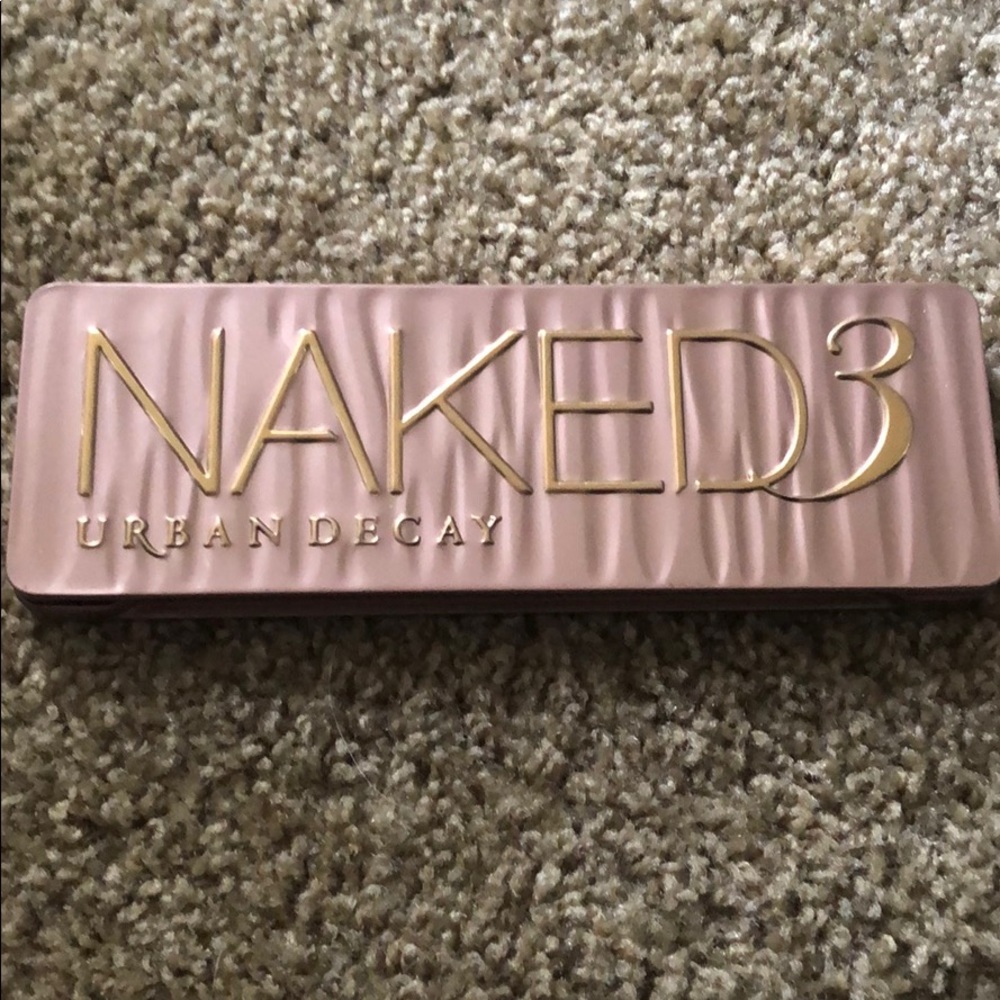 CULT FAVORITE NAKED3